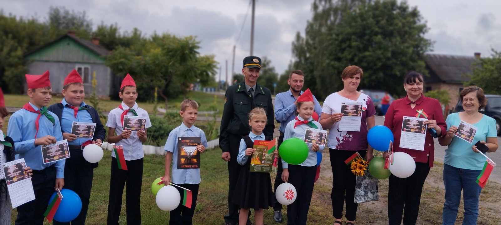 БЕСЕДУЕМ С НАСЕЛЕНИЕМ О ПОЖАРНОЙ БЕЗОПАСНОСТИ В ЛЕСАХ